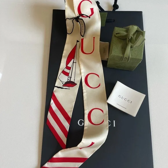 Authentic NEW GUCCI Gucci print Silk Neck Bow - Picture 8 of 9